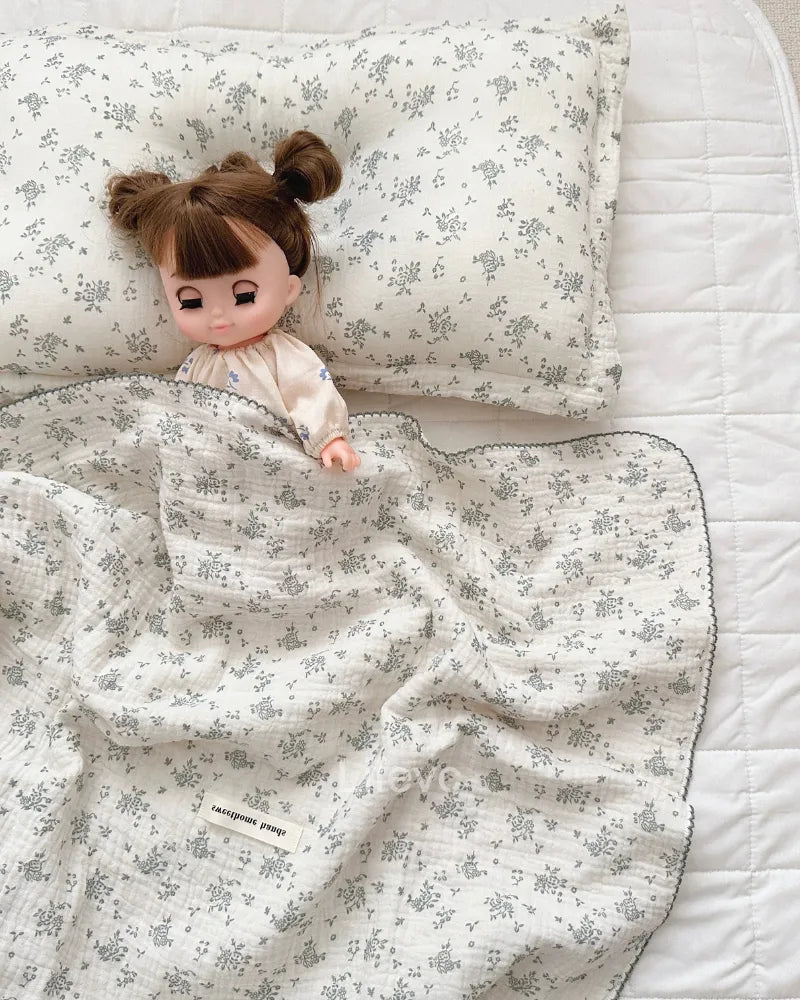 Lightweight Flower Bud 100% Cotton Muslin 4 Layers Cute Baby Blanket