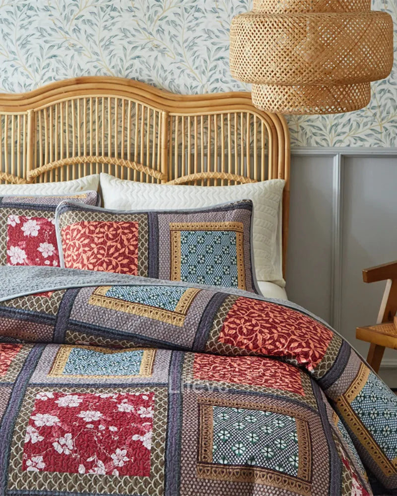 Floral Stripes Garden Style Red Quilt Set