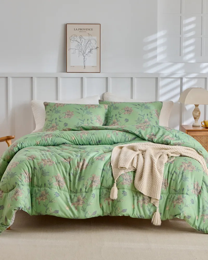 Garden Retreat Soft and Breathable Retro Floral Comforter Set