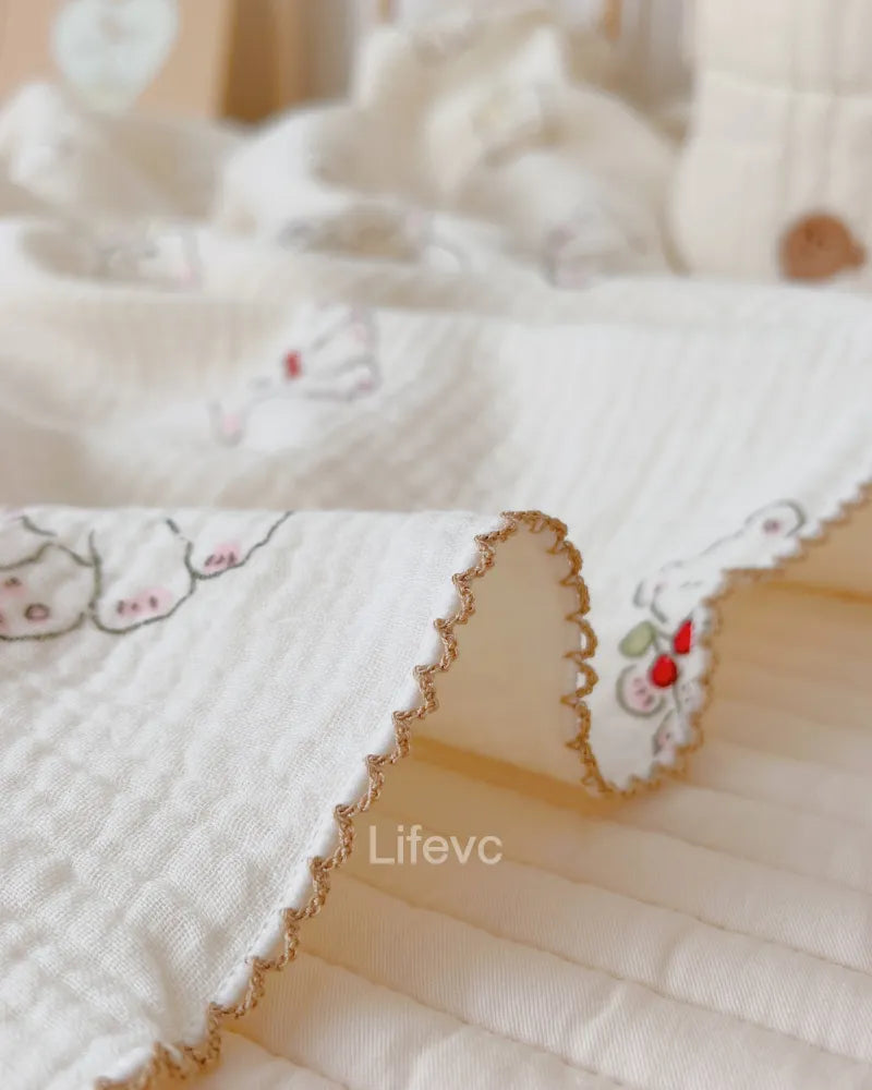 LC Cute Bear Cotton Newborn Blanket Soft Breathable Quilt
