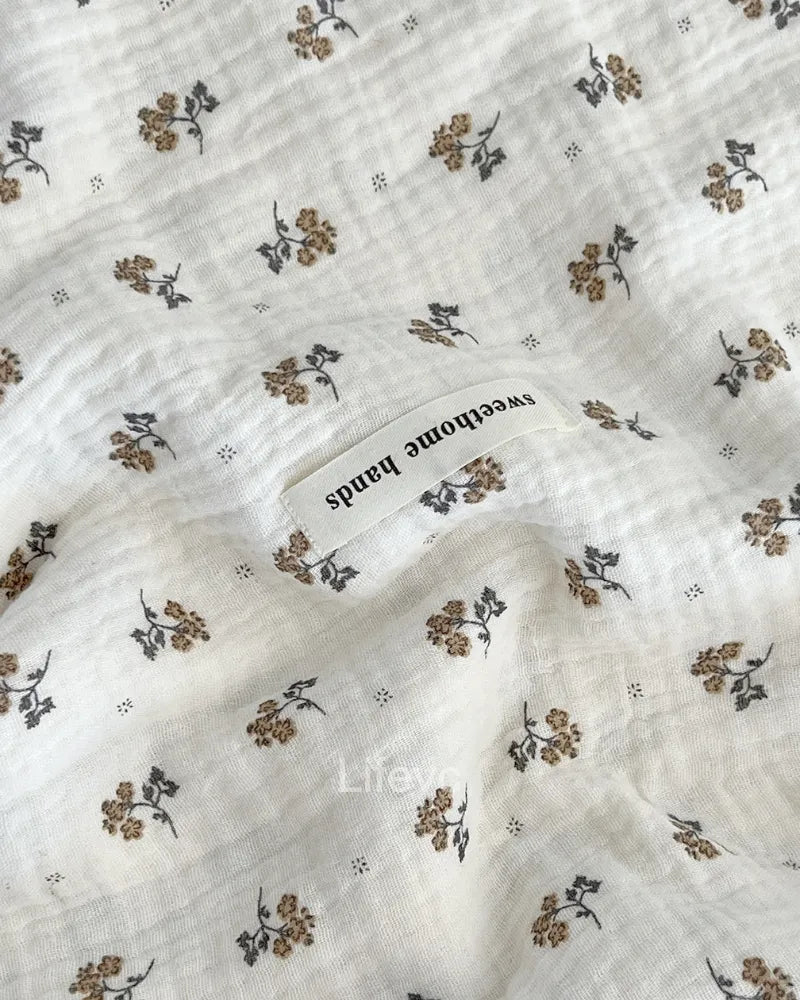 LC Small Flower Baby Security Blanket Crib Quilted Blanket