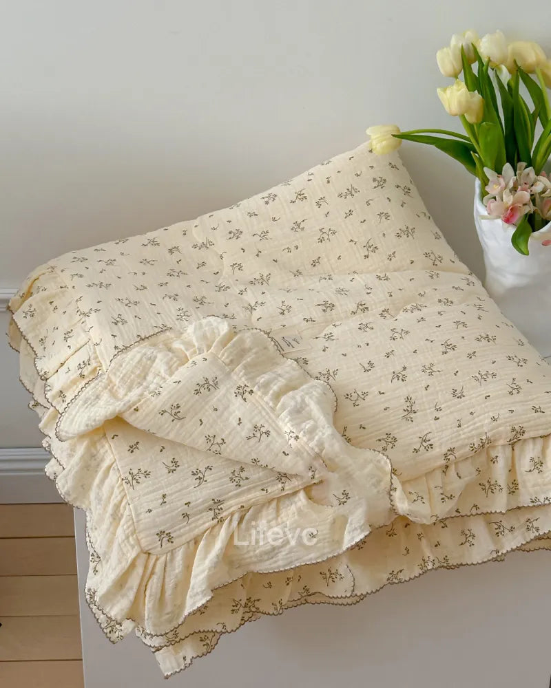 Olive Leaf Ultra Soft 100% Cotton Muslin Ruffled Quilt with Olive Pattern Baby Quilt