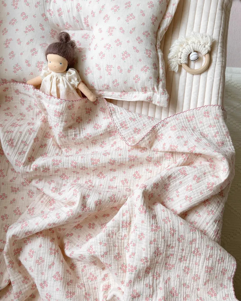 Sweet Floral Hug Cute Galsang 100% Cotton Muslin Baby Blanket